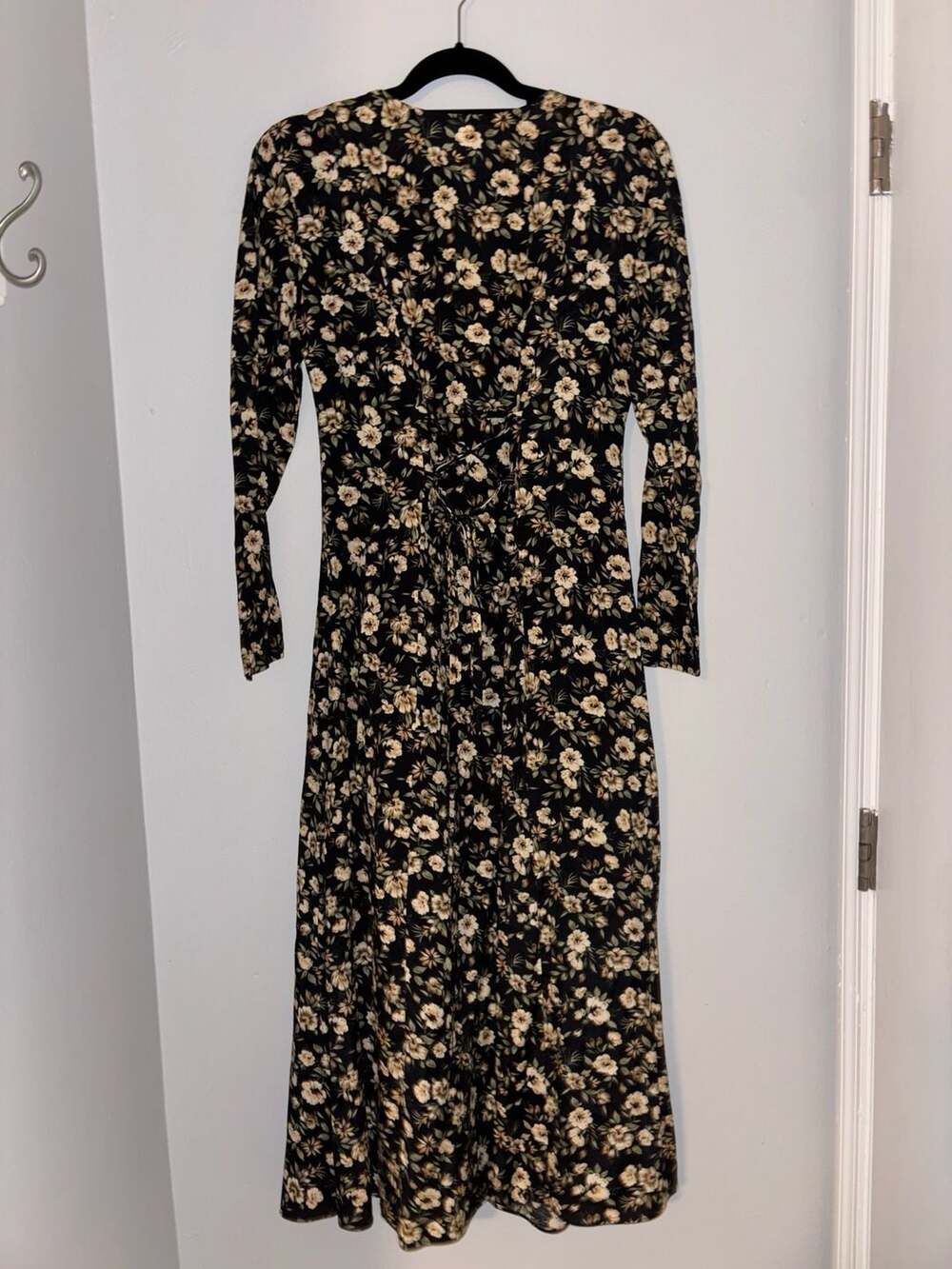 Switch Women's Casual Black Ditsy Floral Long Sleeve Midi Dress - Picture 6 of 7